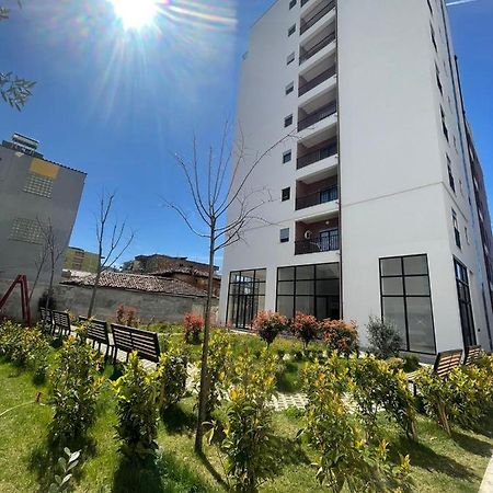 Center Tirana Goldi Apartment ภายนอก รูปภาพ